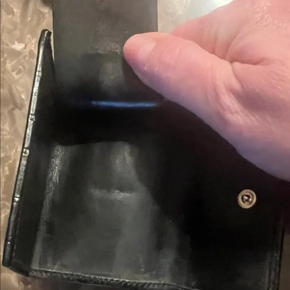 Gucci GG Leather Key/USB Holder